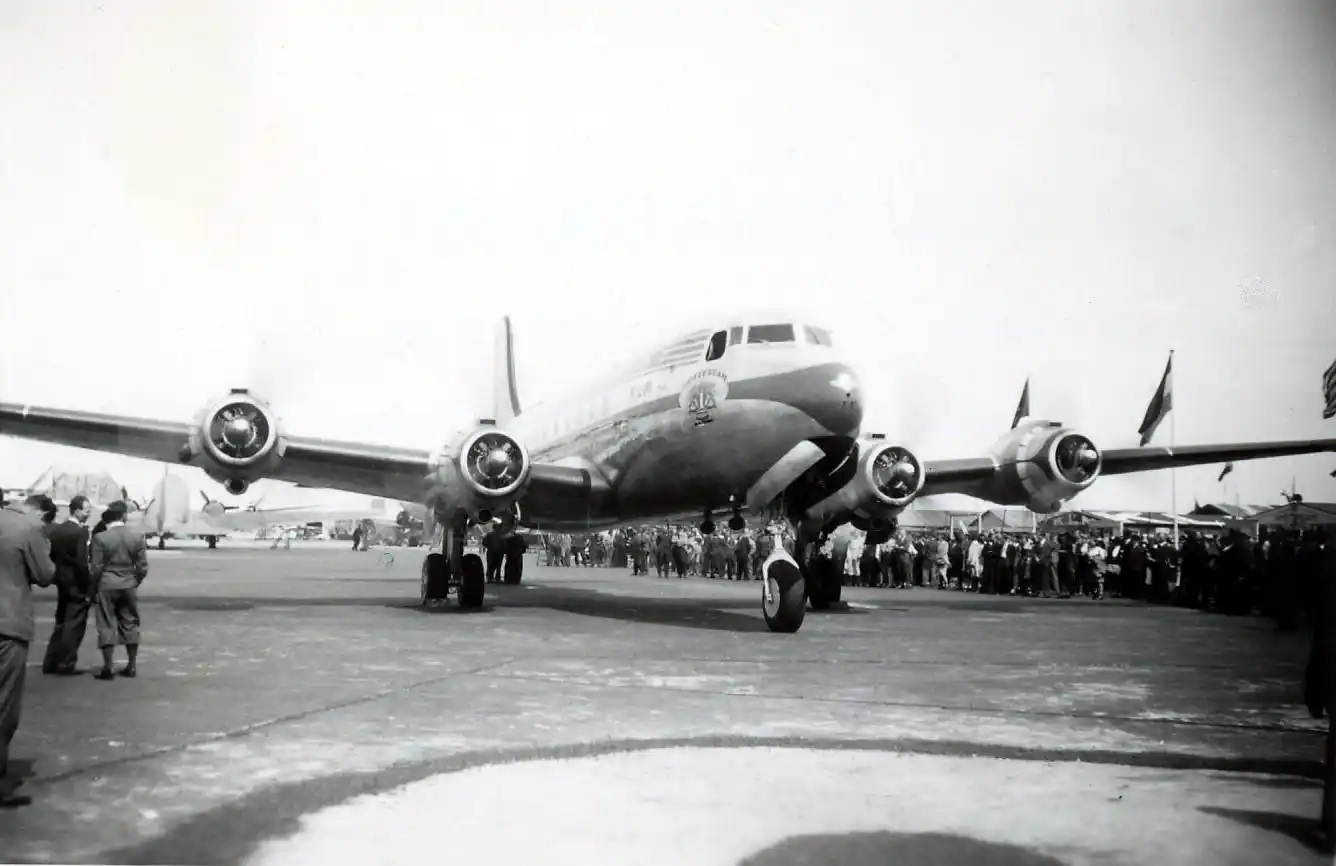 Black and white photo of a Douglas DC-4 aircraft like the Sabena Airways airplane that crashed near Gander, Newfoundland. (Wikipedia)