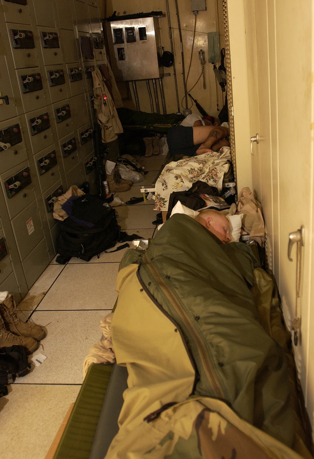 Makeshift sleeping quarters for PSU members on board a gas and oil platform. (U.S. Coast Guard)