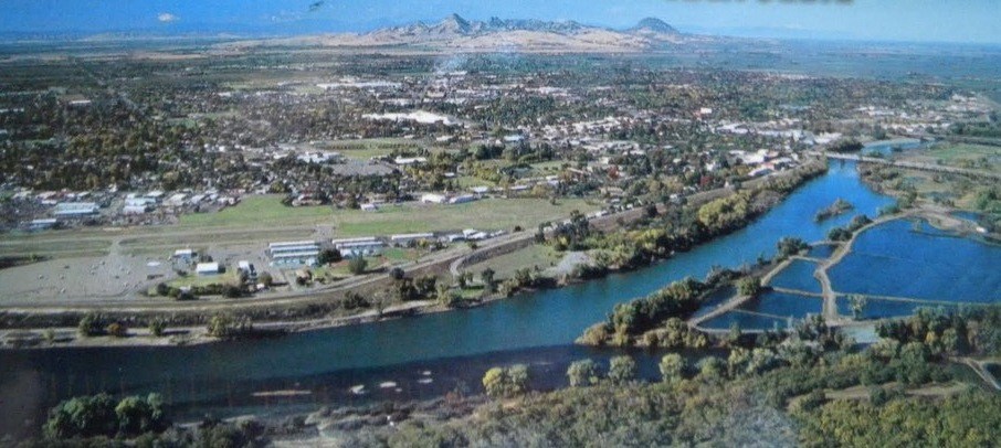 1.	Vintage color image of Yuba City and Feather River from overhead. (fletchersplumbing.net)