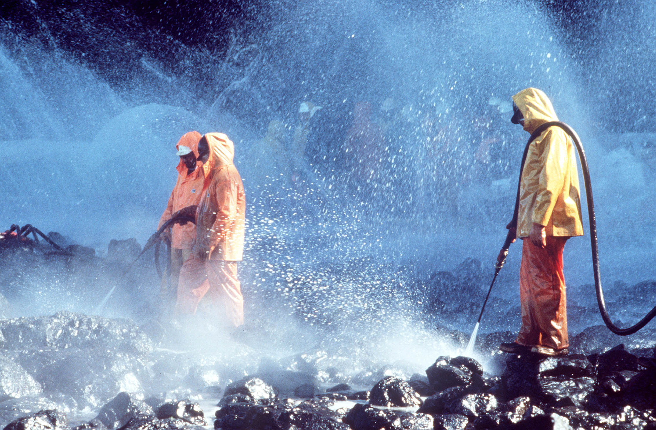 Oil spill cleanup crews on the shore in Prince William Sound. (U.S. Coast Guard)