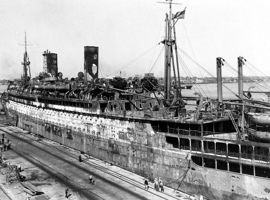 Picture showing USS Wakefield after the devastating fire that gutted the ship and required months of restoration work. (U.S. Navy, navsource.org)