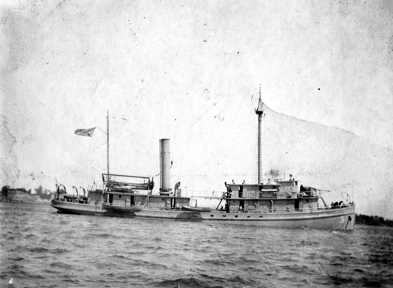Photo of USS James, which served in European waters in World War I and was lost in a gale off the coast of France. (Naval History and Heritage Command)