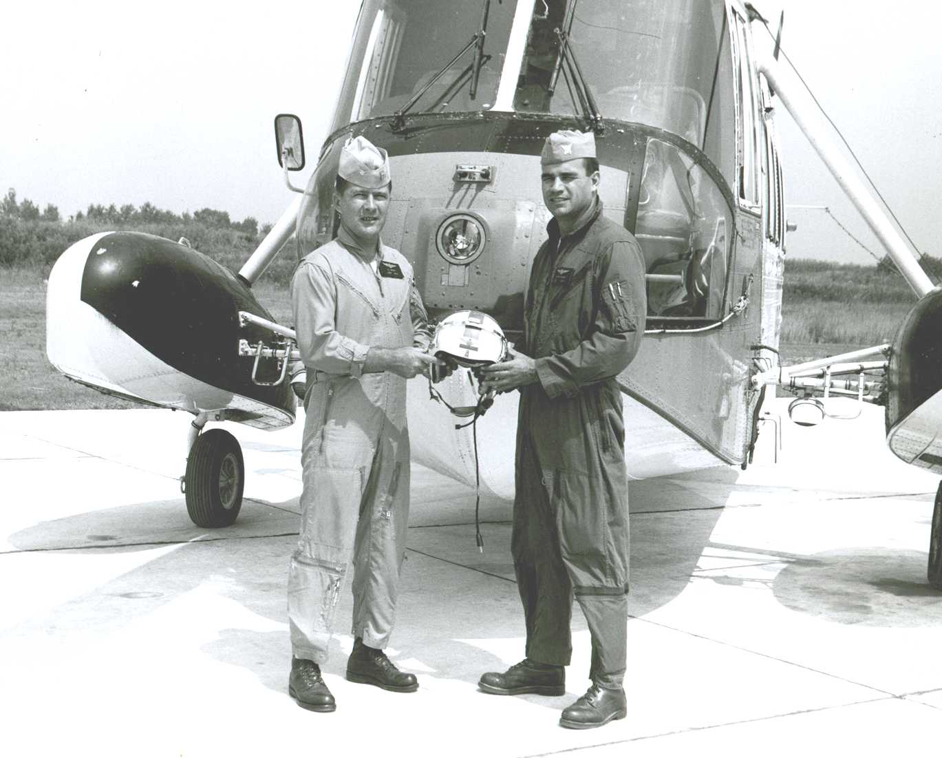 Coast Guard pilots Jack Rittichier and Lonnie Mixon who received medals for their role in flying helicopter rescue missions in Vietnam. (U.S. Coast Guard)