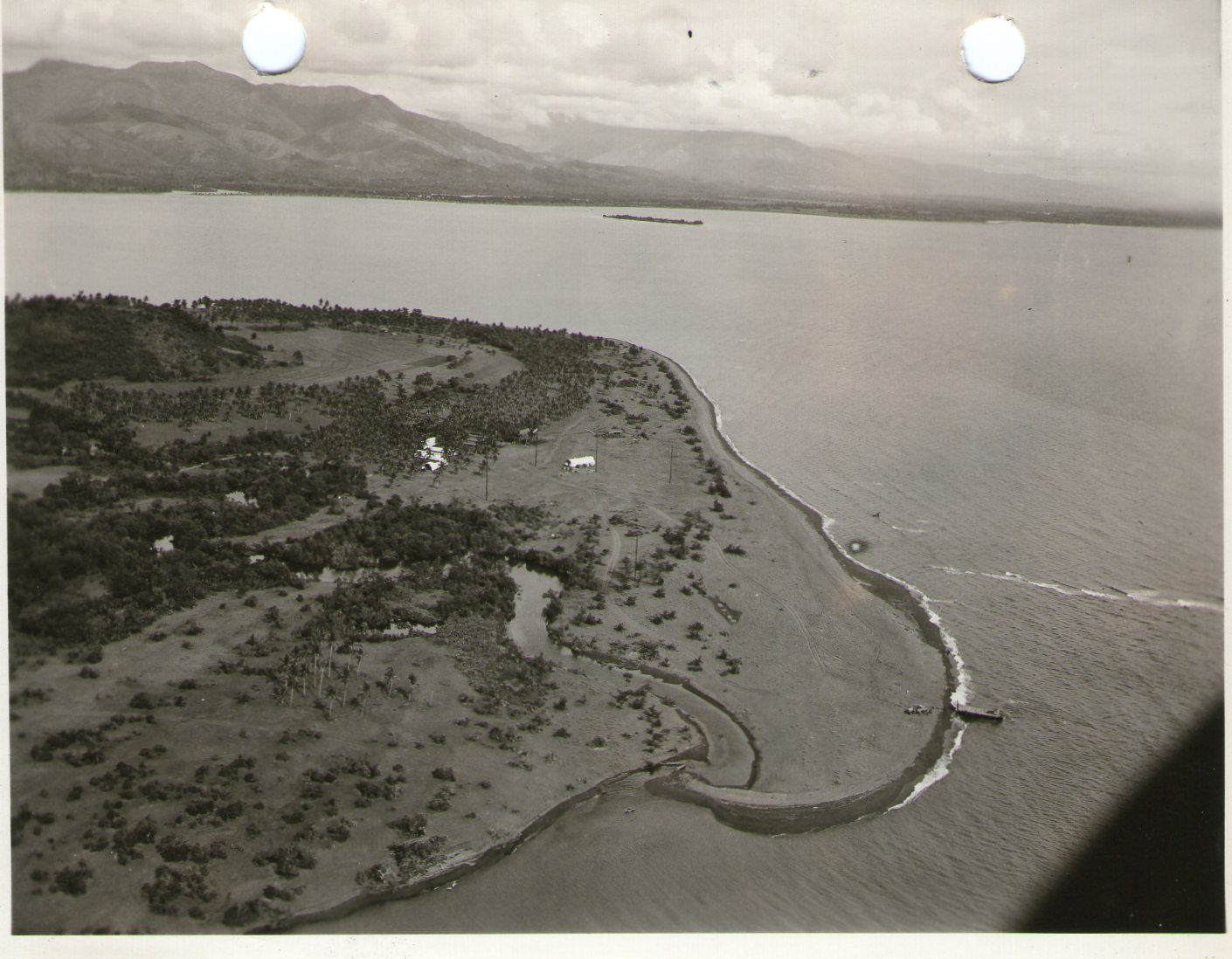 Aerial photo showing the isolated location of LORSTA Naulo Point. (loran-history.info)