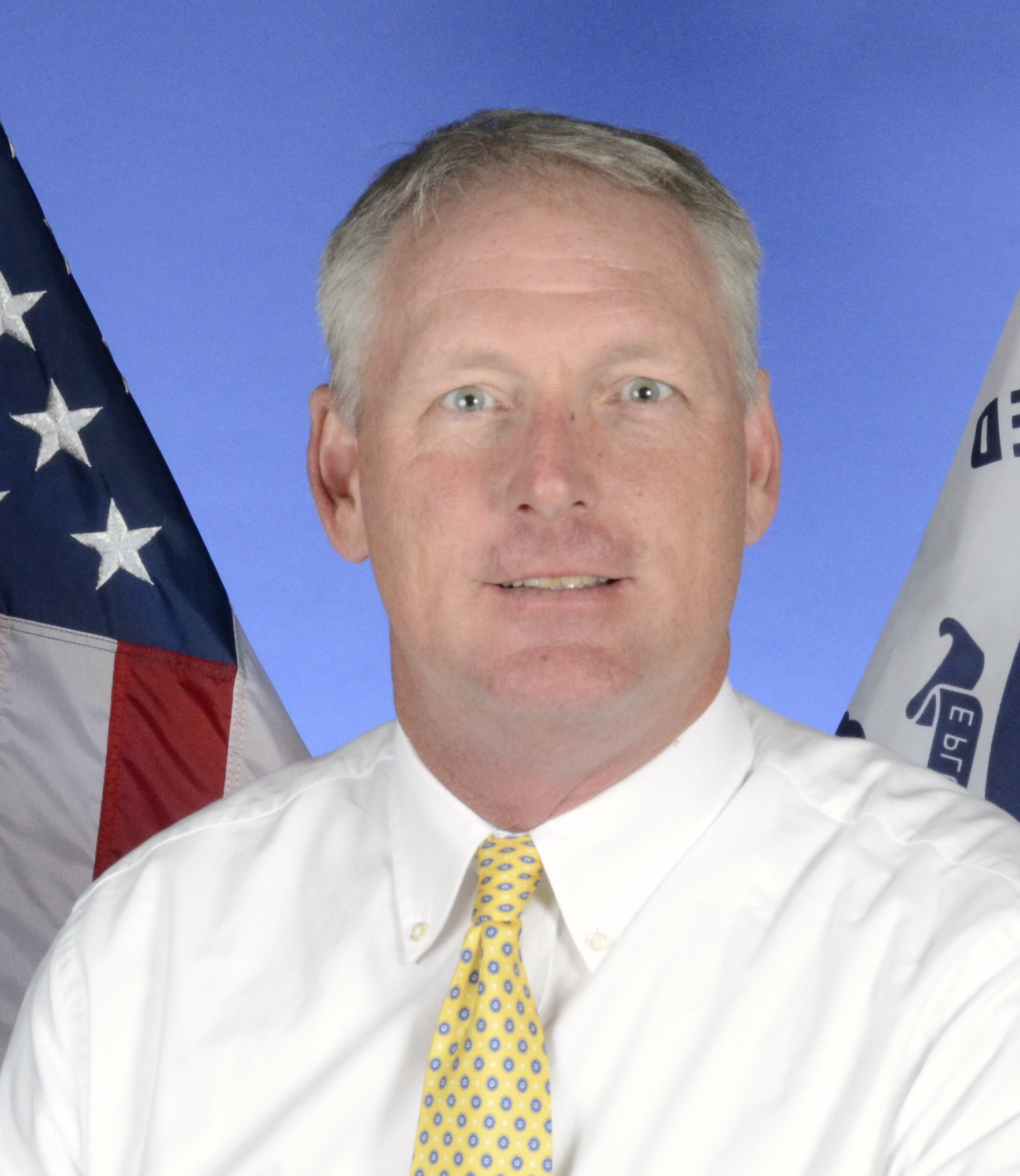 John L. Bragaw, of Coast Guard Yard Baltimore is the recipient of the George R. Putnam Inspirational Leadership Award. Official U.S. Coast Guard photo. 