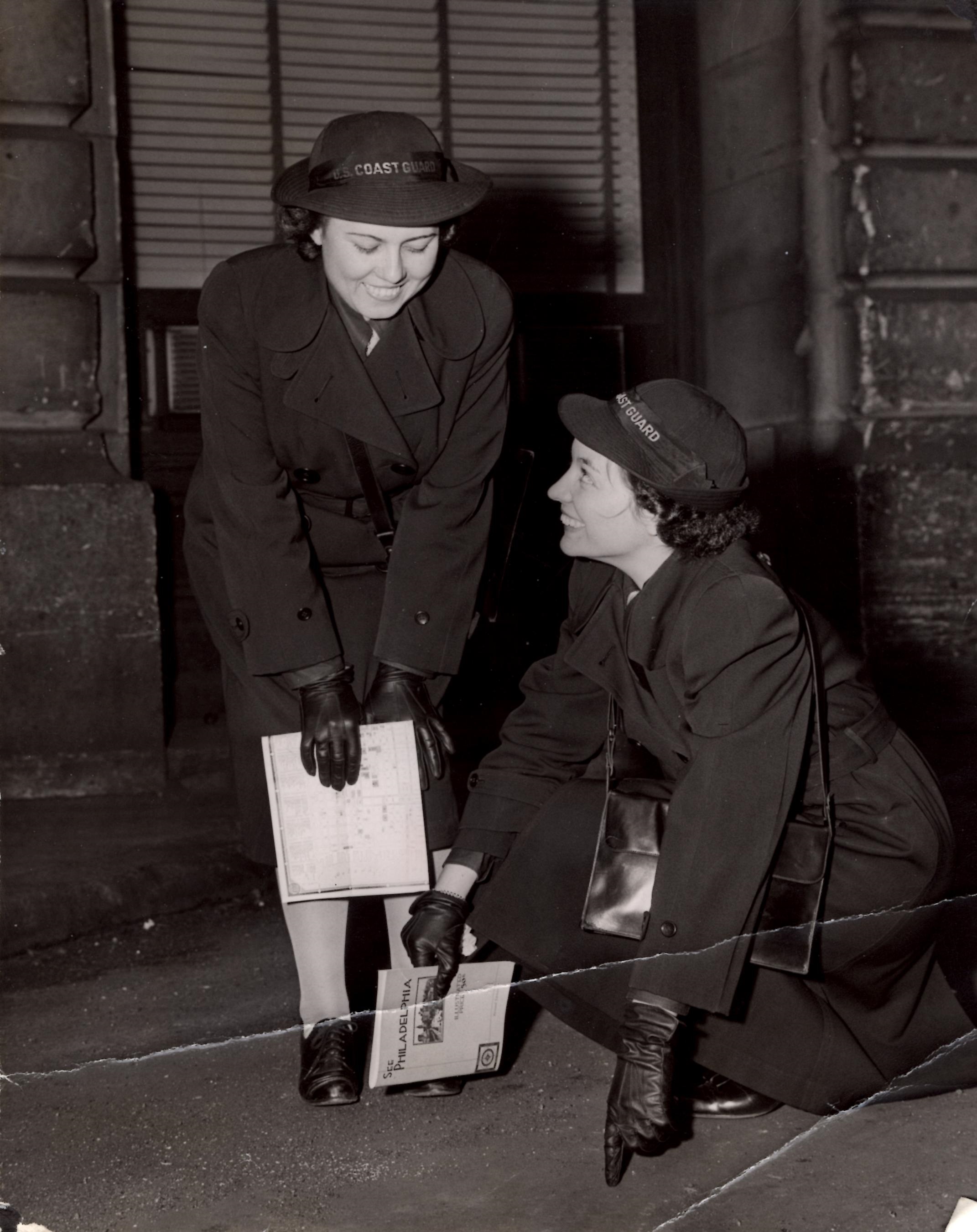 4.	A publicity photograph showing Lula Mae O’Bannon and Lula Belle Everidge touring Philadelphia. (Courtesy of family)